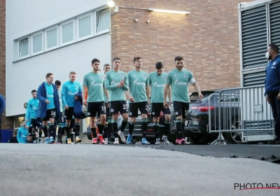 'Trainer en clublegende krijgen klappen' - heethoofden verteren degradatie Schalke 04 niet te best, politie moest ingrijpen