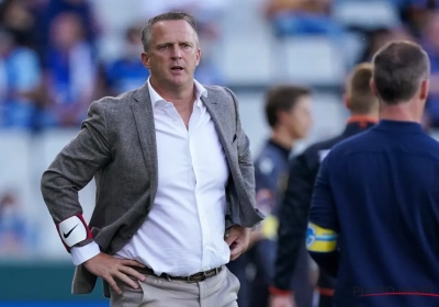 John van den Brom zeer tevreden na overwinning: "In de laatste minuut de overwinning pakken, doet veel deugd"