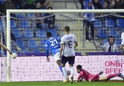 Iké Ugbo geeft visitekaartje af aan fans en ploegmaats: "Zijn eerste van vele doelpunten"