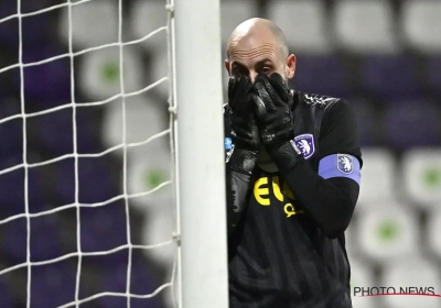 Doelman Vanhamel enorm kritisch voor zichzelf en ploeg na vernedering: "Schande dat dit op ons veld gebeurt"