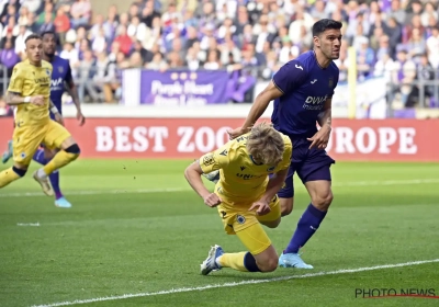 🎥 Penalty voor Club Brugge? Scheidsrechter en VAR geven geen krimp