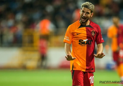 🎥 Wat een doelpunt! Dries Mertens doet alle monden openvallen met absolute wereldgoal in Champions League