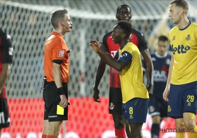 Technisch directeur komt zich moeien in perszaal: "Niet correct dat wij betalen voor fouten van de VAR"