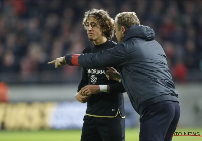 Veldman ziet grote progressie en tilt niet te zwaar aan incident met Fabio Silva: "Het is een jonge spits voor wie het momenteel niet lukt"