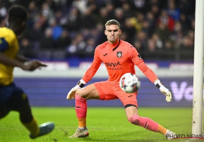 Verbruggen overtuigt in rol van eerste doelman bij Anderlecht: "De match duurde tien minuten te lang, 1-1 was prima resultaat geweest"