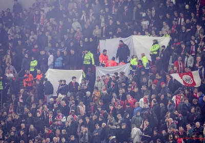 🎥 Station herschapen tot slagveld: Ajax- en Villa-fans gaan massaal op de vuist