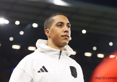 📷 Zo hebben we hem nog nooit gezien: Youri Tielemans clasht zwaar met Unai Emery, die meteen reageert