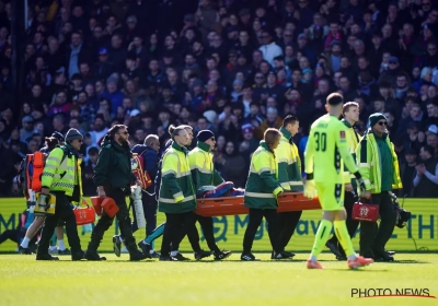 🎥 Ziekmakende taferelen in Engeland: Milwall-doelman trapt Crystal Palace-speler van het veld met ongeziene doodschop in het gezicht, fans zingen "laat hem sterven"