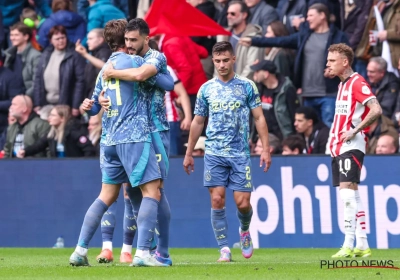 Lampenstad in het donker: Ajax-Belgen op weg naar titel na absolute dreun aan PSV in eigen huis