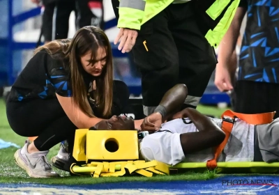 🎥 Stevig schrikmomentje: speler Dender wordt onwel en moet worden afgevoerd naar ziekenhuis