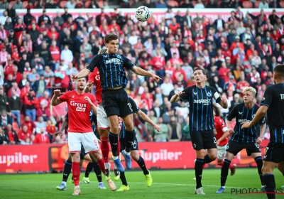 🎥 Standard-fans zorgen met twee enorme tifo's voor duidelijke boodschap