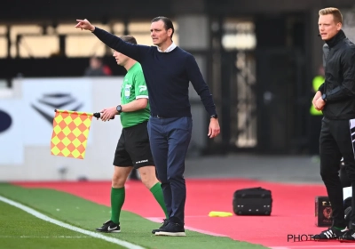 Stef Wils verstopt zich niét en spreekt over mogelijk ontslag als coach van Antwerp FC