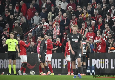 Standard-supporters schieten zichzelf in de voet! Forfait lonkt nadat Dhondt Standard-Antwerp stillegt bij 1-0