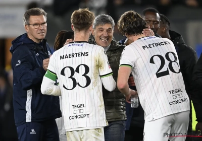 Spelers OH Leuven met prikje naar Hubert en lof voor Mazzu, die meteen met héél goed nieuws komt