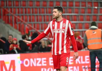 🎥 Gefrustreerde Standard-speler gaat zwaar in de clinch met supporter: "We zijn nul, geen probleem"