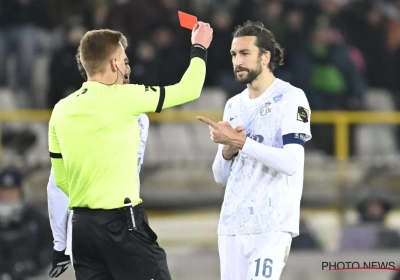 🎥 Burgess krijgt rood en gaat door het lint: krijgt dit een staartje?