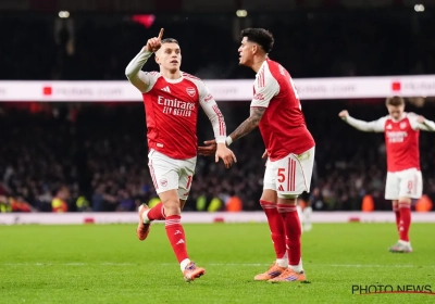 Invaller Leandro Trossard ziet hoe Arsenal wint en Man City onder druk zet