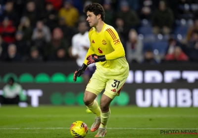 🎥 Foutje moet kunnen? En dan doet Senne Lammens (ex-Antwerp) plots dit