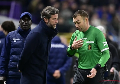 Rik De Mil absoluut niet blij met arbitrage na bekeruitschakeling: "Rood en een penalty voor ons"