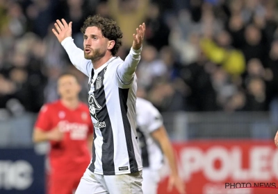 Charleroi klaart klus in eerste helft tegen een zwak Standard