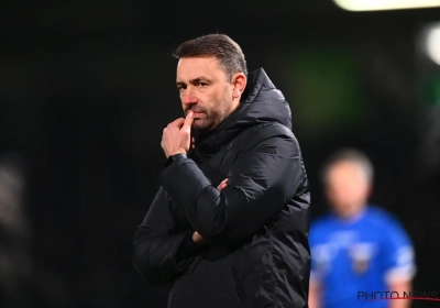 "Een plek op de bank in eerste klasse moet je verdienen" - JPL-coach zette spelers uit wedstrijdkern