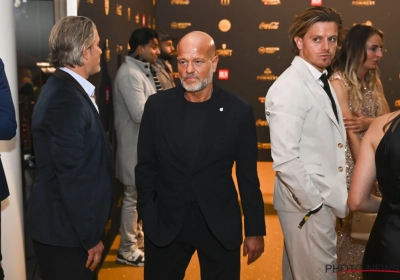 Wat met de toekomst van Simon Mignolet? Bart Verhaeghe spreekt, maar: 'Nog geen gesprek'