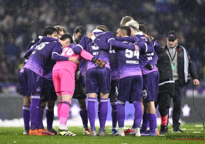 'Anderlecht verrast en verandert geweer van schouder in zoektocht naar nieuwe coach'