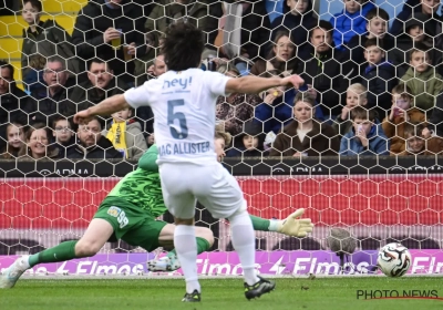 Pover Union - dat doelman Chambaere dankbaar mag zijn - geraakt niet voorbij 10 Westerlo-spelers