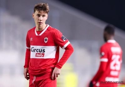 Antwerp-trainer Oosting toont begrip voor zijn tiener: "Zo gefrustreerd als maar kan"