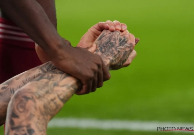 📷 Niet voor gevoelige kijkers! Noa Lang wordt in shock weggevoerd na gruwelijke handblessure