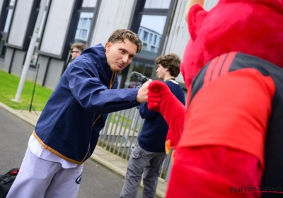 🎥 Hilarisch! Rode Duivel gaat in discussie met scheidsrechter: "Staat dat in het boek?"