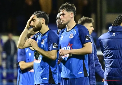 🎥 Supporters FCV Dender steken de draak met eigen ploeg via legendarisch deuntje