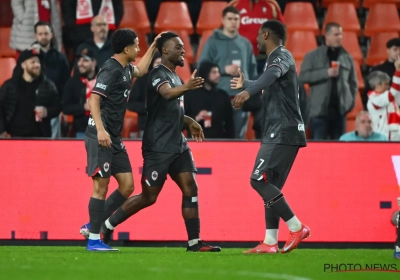 Antwerp pakt zes op zes dankzij twee snelle counters, Standard doet een slechte zaak 