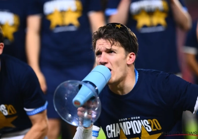 Christos Tzolis leidde de titelviering van Club Brugge: "Ik weet niet of die trofee het overleeft tot thuis"