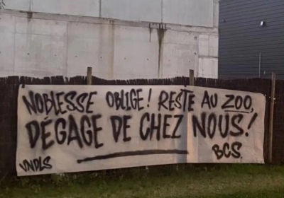 Harde kern Anderlecht laat niet af: naast stadion en Neerpede nu ook spandoeken aan... Pairi Daiza