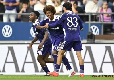 Anderlecht ontsnapt op het nippertje: Bertaccini doet 10 man van La Louvière plooien