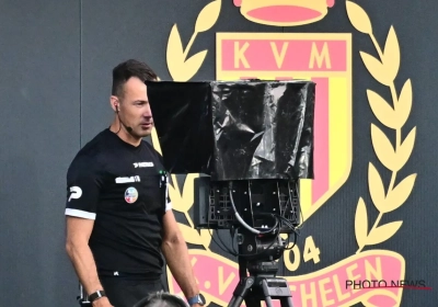 Opvallend: Bram Van Driessche dient supporters van Standard van antwoord