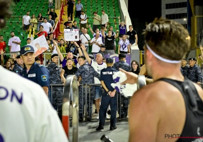 Anderlecht vergeet trouwe fans niet na verre trip naar Kazachstan: opvallende geste van de speler