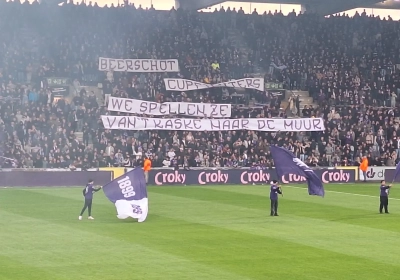 Beerschot-fans maken geniale toespeling op foute spelling Anderlecht-supporters