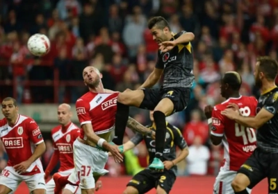 Standard houdt titeldroom levend na ruime zege op Daknam