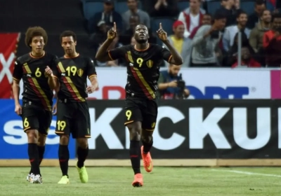 Lukaku schildert zichzelf naast Van Buyten