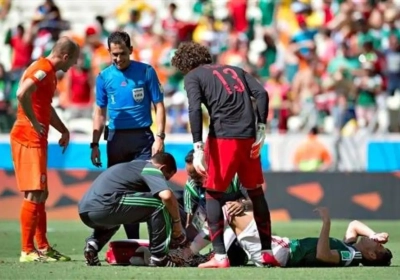 Mexicaans international breekt scheenbeen bij drieste tackle