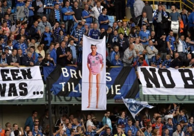 Supporters blauw-zwart lachen met roze truitjes ... Suarez Barbie van dienst
