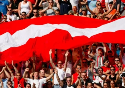 Prachtig gebaar: Antwerp-fans zingen voor failliet Bergen