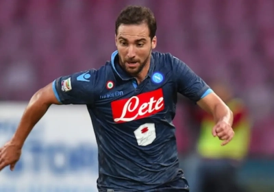 Napoli rukt op naar de derde stek