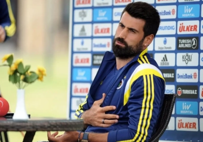 VIDEO: Turkse doelman vertrekt na opwarming en fluitconcerten