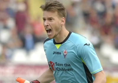 VIDEO: Fiorentina-goalie solliciteert voor het blunderboek