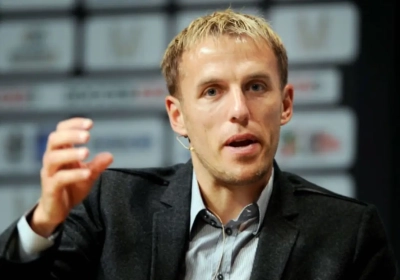 VIDEO: Hilarisch! West Ham-coach zet Neville eventjes te kakken