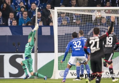 Leverkusen slaat Schalke knock-out in strijd om CL-plaatsen