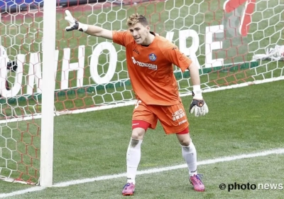 VIDEO: Wat een geluk heeft deze Getafe-doelman, zeg!
